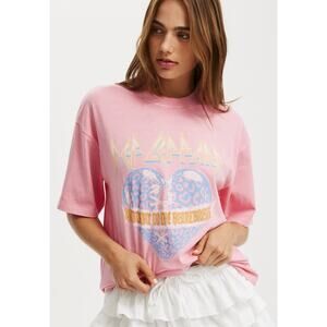 Def Leppard Oversized Boxy Super Soft Cotton Tee NWT Size Small